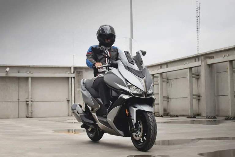 Lifestyle-KYMCO-178-copia-scaled-1